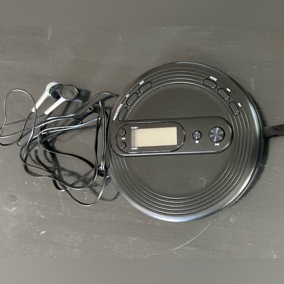 ONN Portable CD Player w/ FM Radio and Stereo Earbuds - Picture 9 of 11